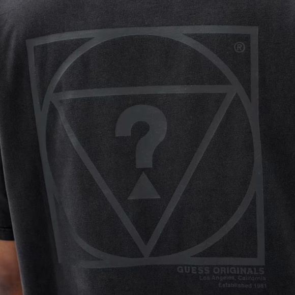 NEW Guess Originals Signature Tee Color: Jet Black Multi UNISEX - Picture 3 of 11